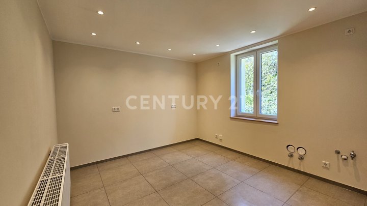 !!!!!! Achtung Reserviert !!!! Hochwertig modernisiertes 1-2FH,mit Garten & Garage in SB - Fechingen