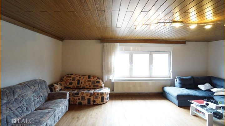 Familienhaus + Baugrundstück in Homburg- Jägersburg!