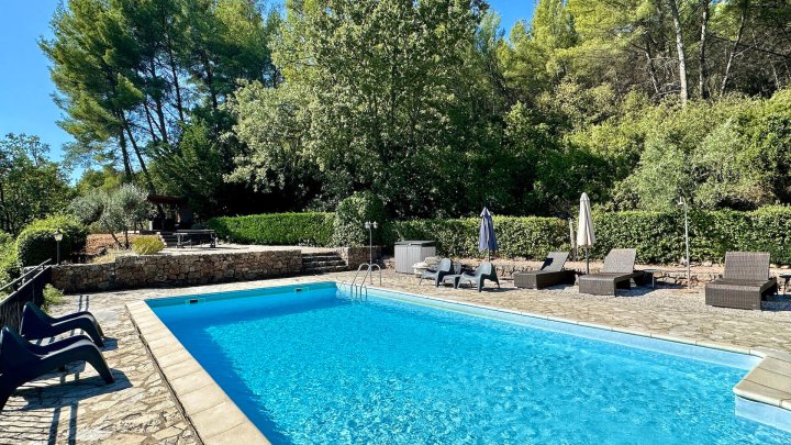 Idyllisches Feriendomizil mit atemberaubendem Ausblick in Draguignan
