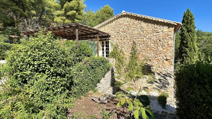 Idyllisches Feriendomizil mit atemberaubendem Ausblick in Draguignan