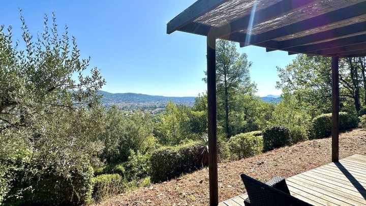 Idyllisches Feriendomizil mit atemberaubendem Ausblick in Draguignan