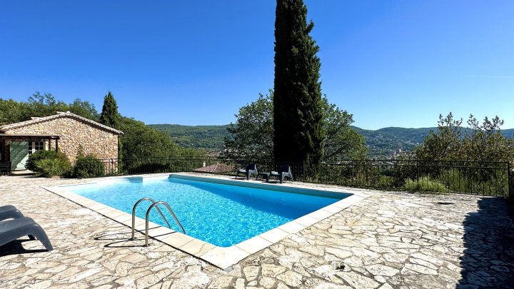 Idyllisches Feriendomizil mit atemberaubendem Ausblick in Draguignan