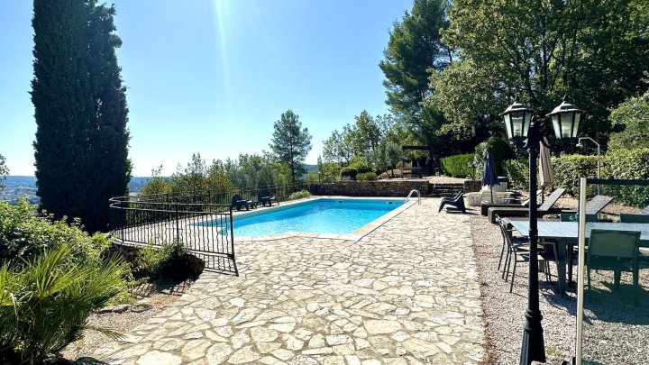 Idyllisches Feriendomizil mit atemberaubendem Ausblick in Draguignan