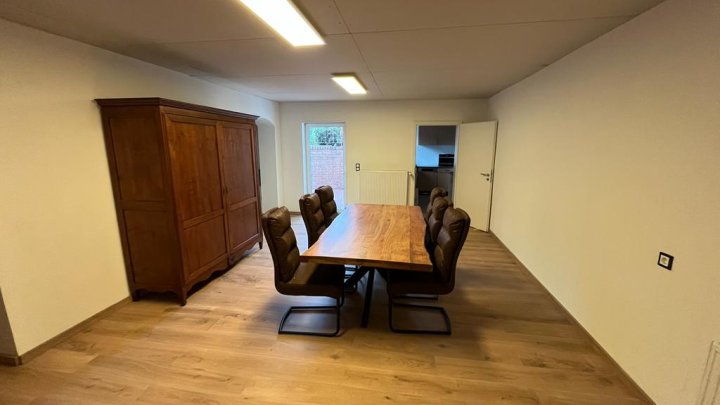 Zentraler Bungalow in Saarbrücken  mit 13 Zimmern 