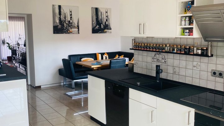 Zentraler Bungalow in Saarbrücken  mit 13 Zimmern 