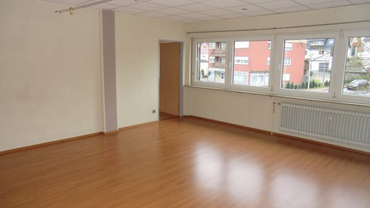 Praxis- Bürofläche im Zentrum von Waldmohr zu vermieten!
