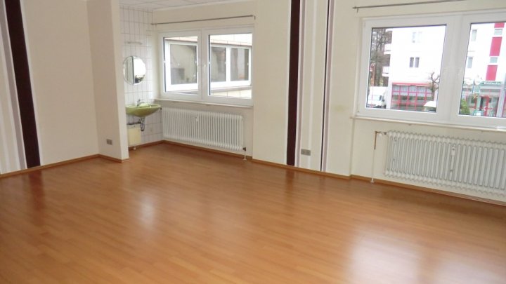 Praxis- Bürofläche im Zentrum von Waldmohr zu vermieten!