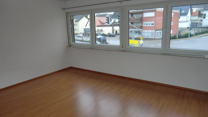 Praxis- Bürofläche im Zentrum von Waldmohr zu vermieten!