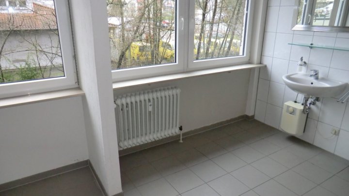Praxis- Bürofläche im Zentrum von Waldmohr zu vermieten!