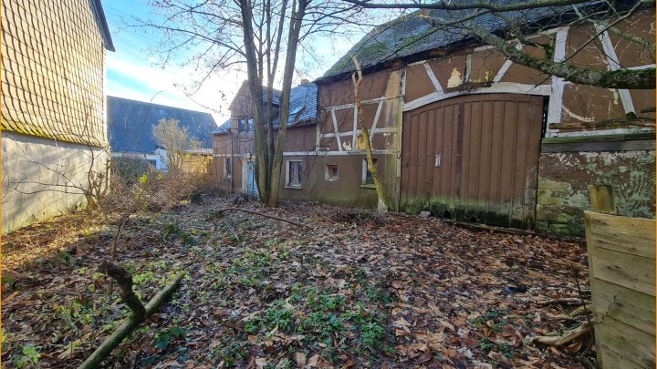 Ein-/-Mehrgenerationenhaus plus Grundstück zu erwerben. Bieterverfahren