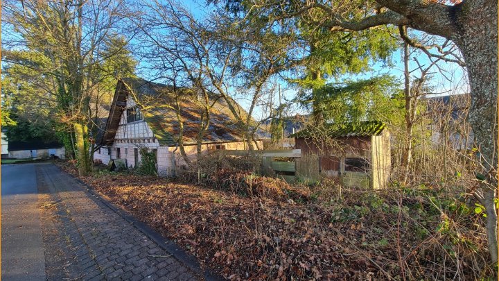 Ein-/-Mehrgenerationenhaus plus Grundstück zu erwerben. Bieterverfahren