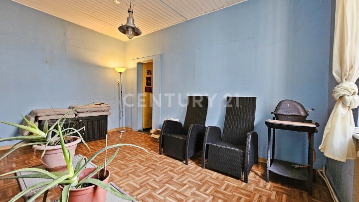 Großzügiges Haus mit pflegeleichter Sonnenterrasse und zusätzlicher Vermietungsmöglichkeit