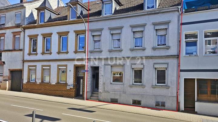 Großzügiges Haus mit pflegeleichter Sonnenterrasse und zusätzlicher Vermietungsmöglichkeit