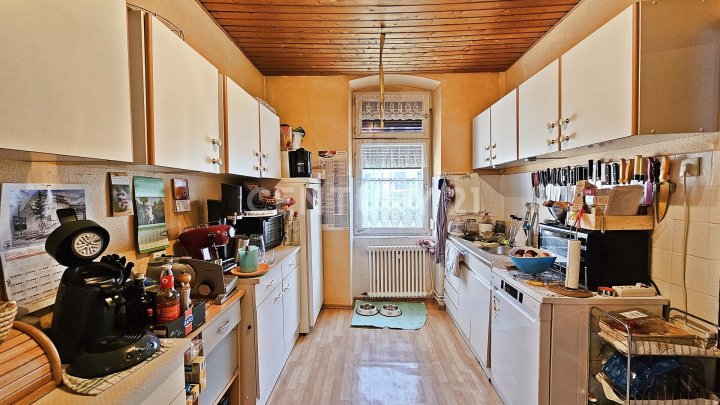 Großzügiges Haus mit pflegeleichter Sonnenterrasse und zusätzlicher Vermietungsmöglichkeit