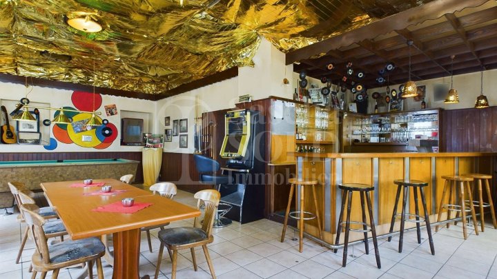 Für Investoren - Wohn- und Geschäftshaus, St. Ingbert mit Wohnung und Gaststätte, Garten, Garagen