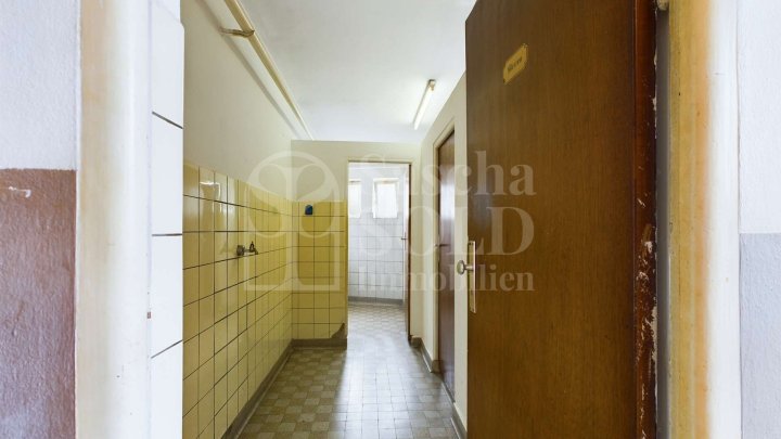 Für Investoren - Wohn- und Geschäftshaus, St. Ingbert mit Wohnung und Gaststätte, Garten, Garagen