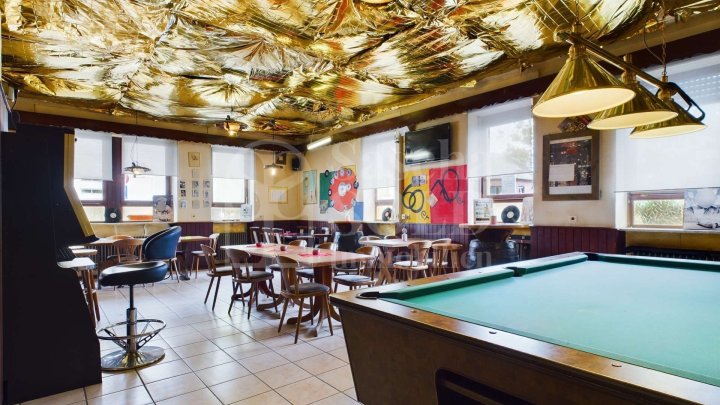 Wohn- und Geschäftshaus in St. Ingbert - für Investoren - mit Wohnung, Gewerbe, Garten und Garagen