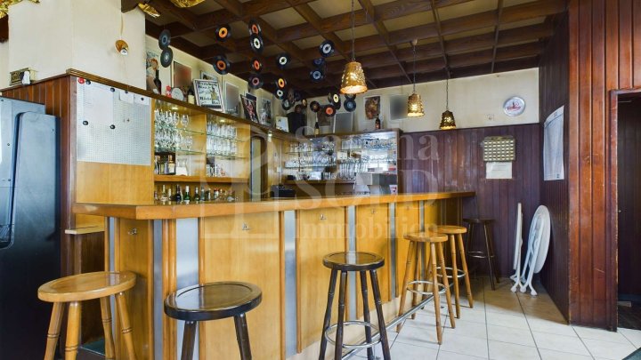 Wohn- und Geschäftshaus in St. Ingbert - für Investoren - mit Wohnung, Gewerbe, Garten und Garagen