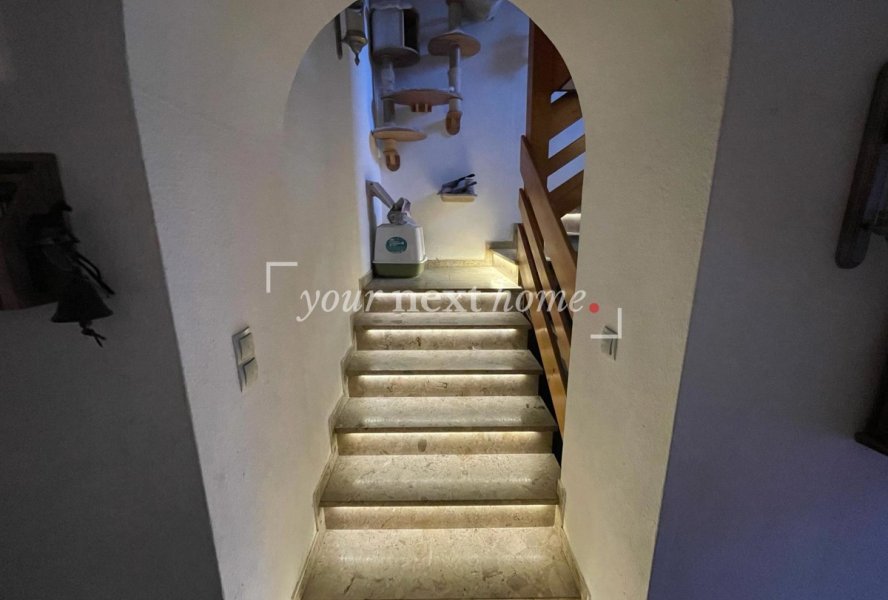 Treppen zum Obergeschoss 