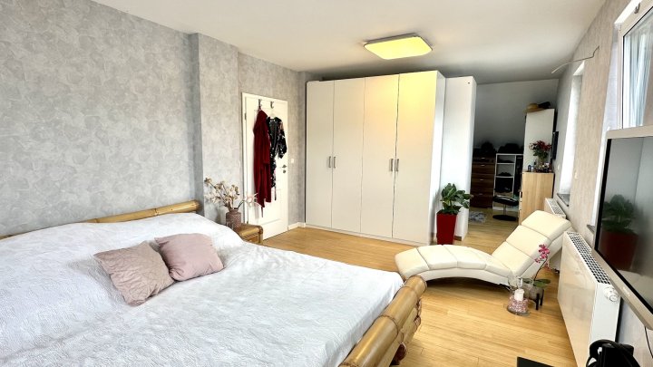 Provisionsfrei! Traumhaftes Einfamilienhaus: Kernsaniert mit herrlichem Garten