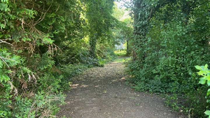                                                     Kapitalanleger aufgepasst!!! 6-Familienhaus mit großem Garten in Wadgassen-Hostenbach zu verkaufen