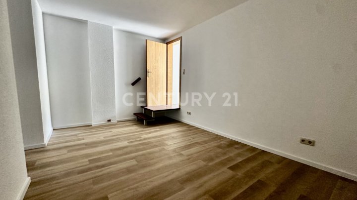 Modernes Reihenhaus mit 2 abgeschlossenen Maisonette-Wohnungen in bevozugter Lage in Friedrichsthal