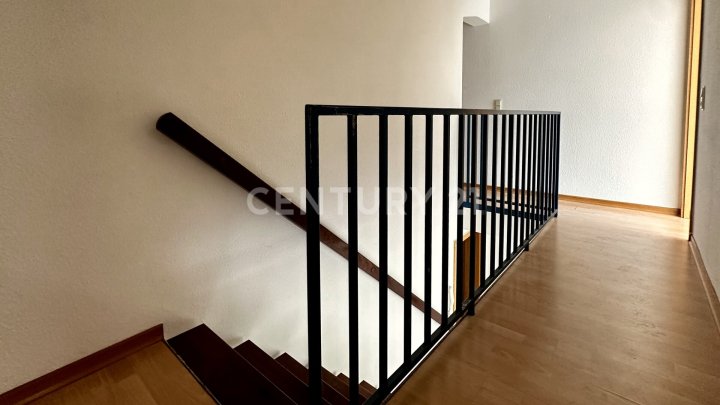 Modernes Reihenhaus mit 2 abgeschlossenen Maisonette-Wohnungen in bevozugter Lage in Friedrichsthal