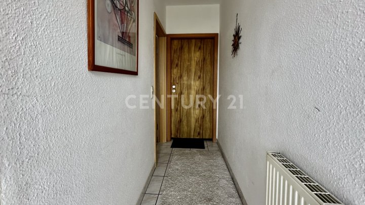 Modernes Reihenhaus mit 2 abgeschlossenen Maisonette-Wohnungen in bevozugter Lage in Friedrichsthal