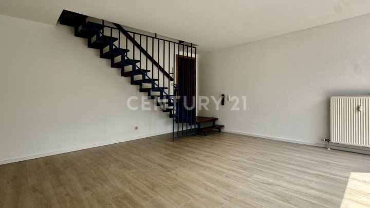 Modernes Reihenhaus mit 2 abgeschlossenen Maisonette-Wohnungen in bevozugter Lage in Friedrichsthal