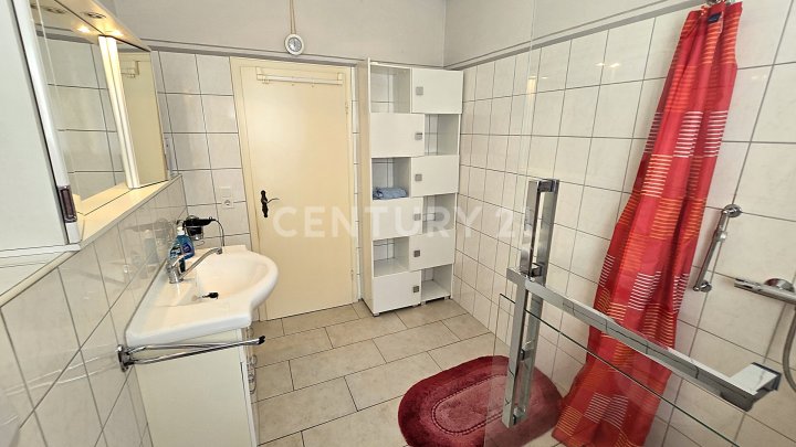 Attraktives Mehrfamilienhaus mit ELW, zusätzl. Baugrundstück und Ausbaumöglichkeit in Quierschied