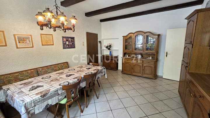 Attraktives Mehrfamilienhaus mit ELW, zusätzl. Baugrundstück und Ausbaumöglichkeit in Quierschied