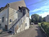 Seitlicher Eingang zur Wohnung 3 und Einfahrt