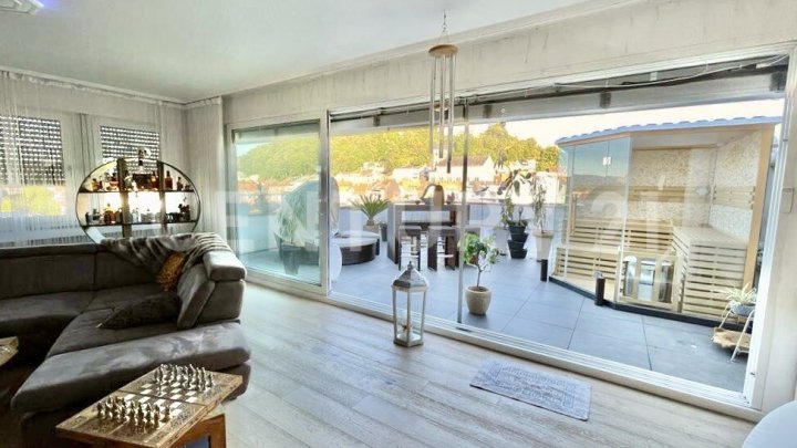 Luxuriöser Rückzugsort über den Dächern von Homburg: Penthouse mit Traumblick