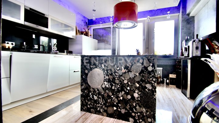 Luxuriöser Rückzugsort über den Dächern von Homburg: Penthouse mit Traumblick