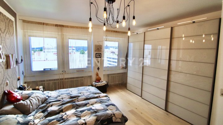 Luxuriöser Rückzugsort über den Dächern von Homburg: Penthouse mit Traumblick
