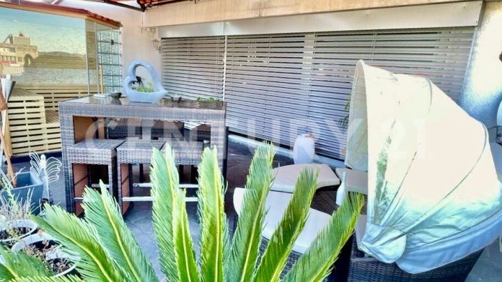 Luxuriöser Rückzugsort über den Dächern von Homburg: Penthouse mit Traumblick