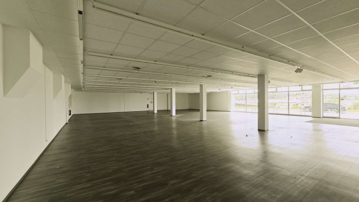 Einzelhandelsfläche Laden Ausstellungsfläche zur Miete