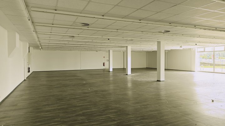 Einzelhandelsfläche Laden Ausstellungsfläche zur Miete