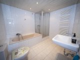 Badezimmer 1. OG