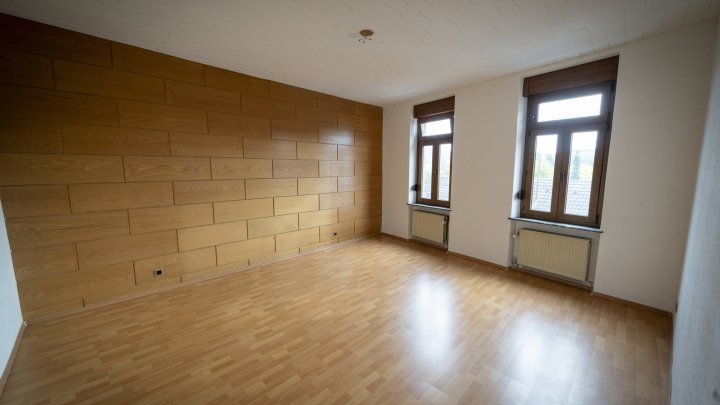 Dreiparteien Wohn- und Geschäftshaus mit Vermietungspotenzial