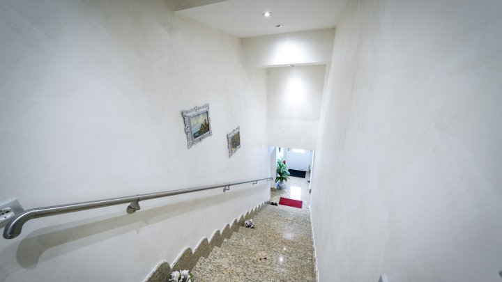 Kernsaniertes stilvolles Einfamilienhaus mit kleiner ELW und großer Terrasse
