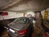Große Garage