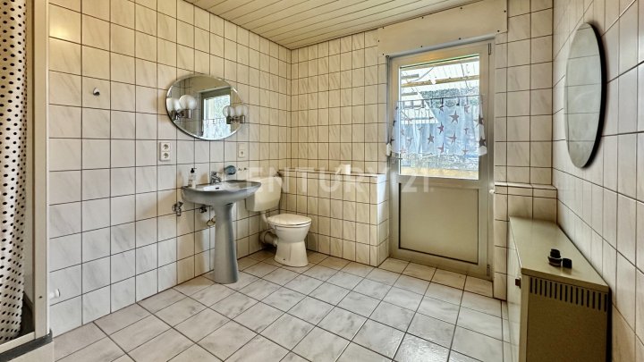 Großzügiges 1-2 Familienhaus in Morscholz mit vielseitigen Nutzungsmöglichkeiten in idyllischer Lage