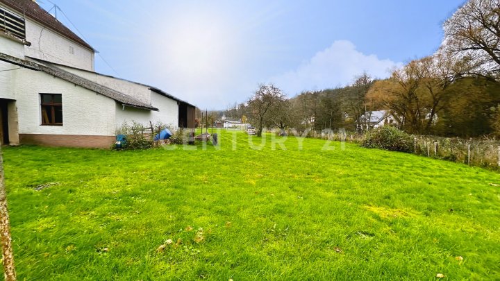 Großzügiges 1-2 Familienhaus in Morscholz mit vielseitigen Nutzungsmöglichkeiten in idyllischer Lage
