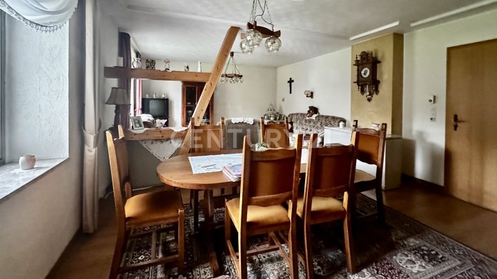 Großzügiges 1-2 Familienhaus in Morscholz mit vielseitigen Nutzungsmöglichkeiten in idyllischer Lage