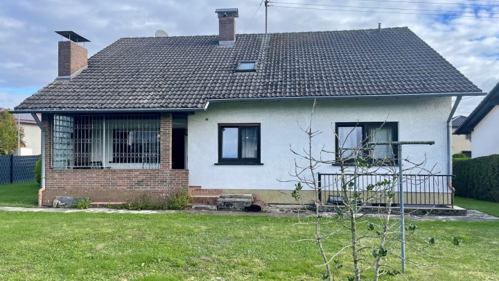 Freistehendes Ein-/Zweifamilienhaus in schöner Lage von Beckingen OT zu verkaufen