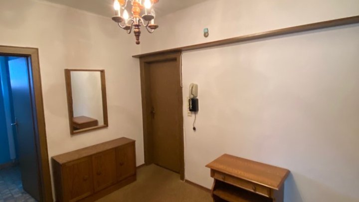 Freistehendes Haus + separate Wohnung, Garage und Grundstück