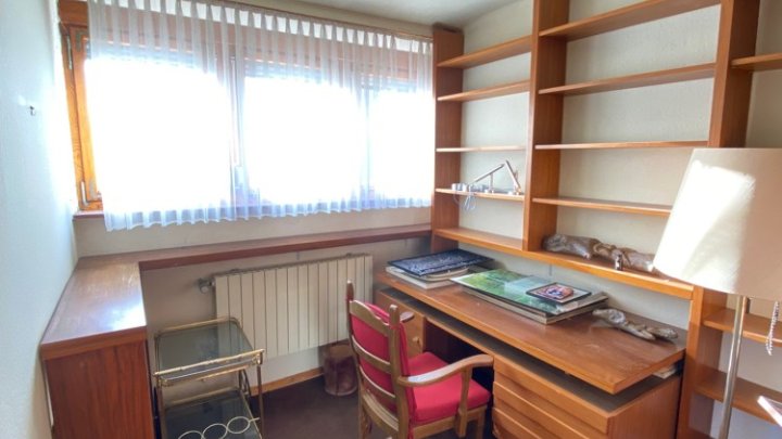 Freistehendes Haus + separate Wohnung, Garage und Grundstück