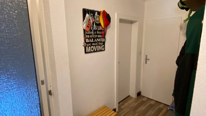 Freistehendes Haus + separate Wohnung, Garage und Grundstück