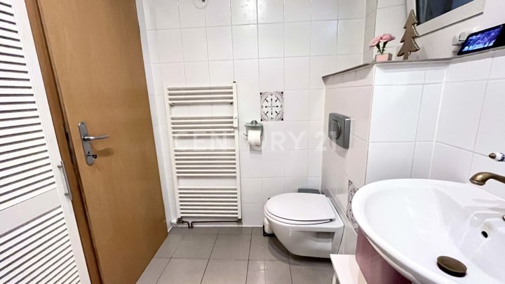 Zentral Wohnen: Renovierte Wohnung mit gemütlichem Flair